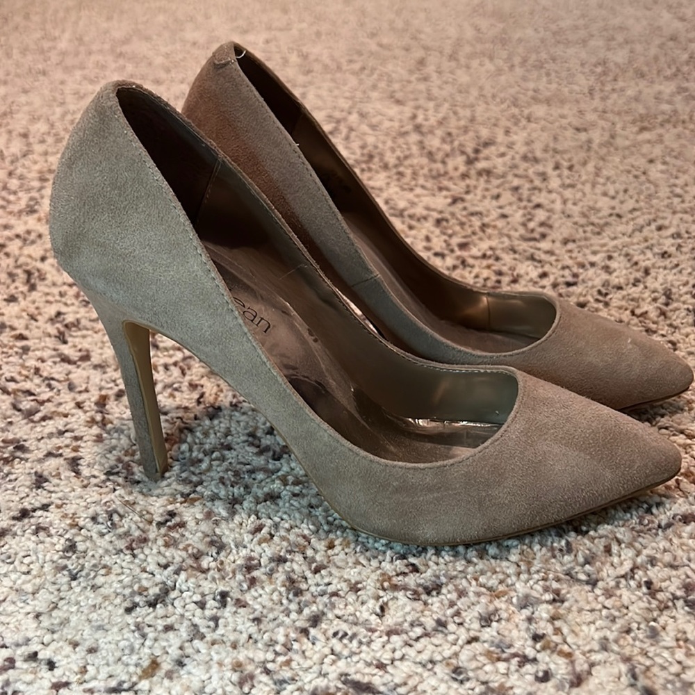 Cathy Jean Pointed Toe Pump Suede Tan